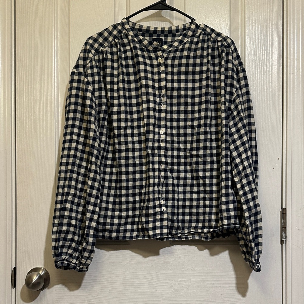 GAP Women's Navy and White Checkered Button Down Shirt